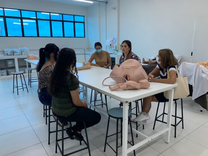 Conheça o curso de Enfermagem da Unisanta com ensino de qualidade, boa infraestrutura e formação para o mercado.