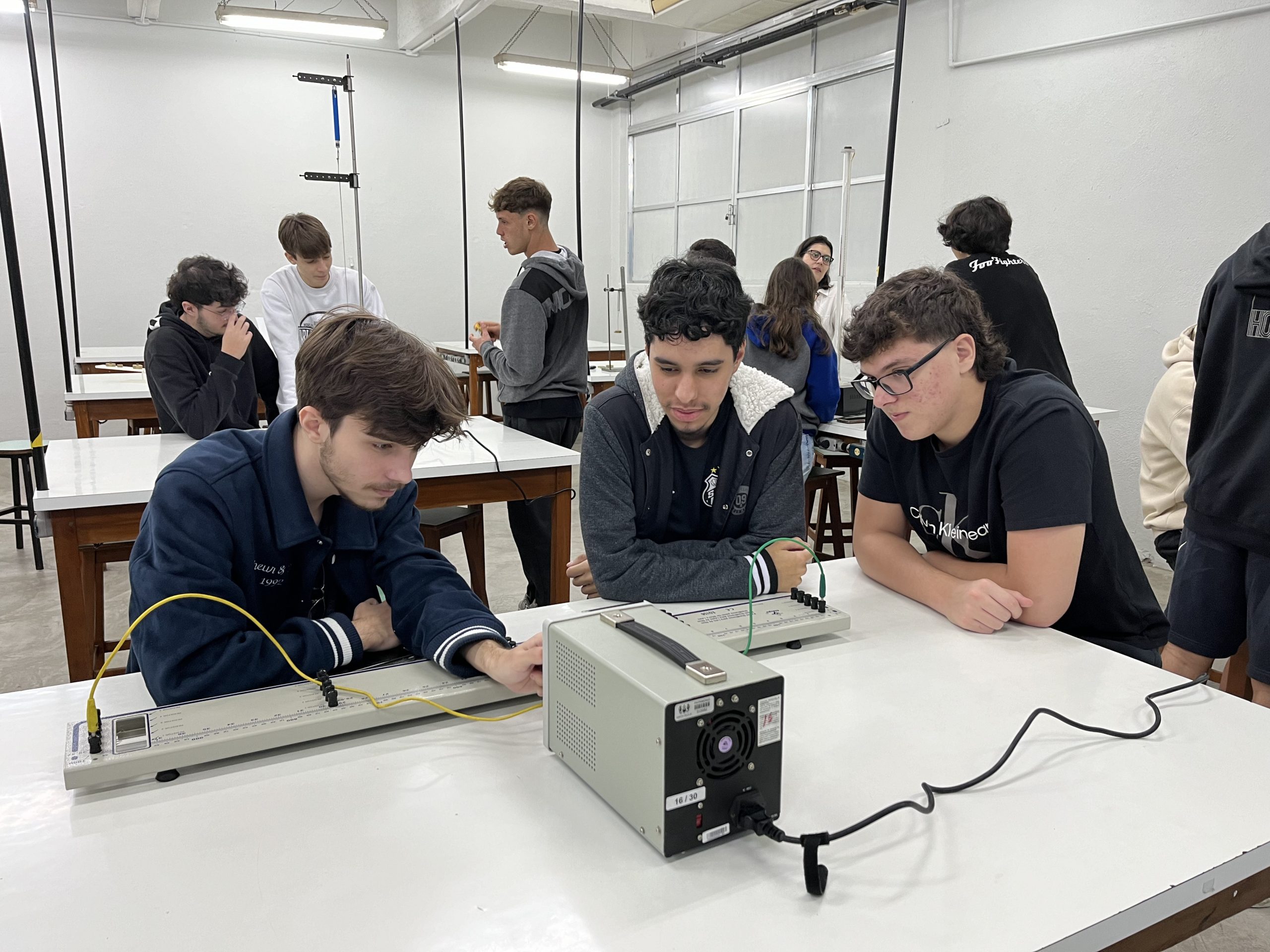 Os Laboratórios de Engenharia e Arquitetura​ da Unisanta oferecem infraestrutura avançada para ensino, pesquisa e elaboração de projetos.