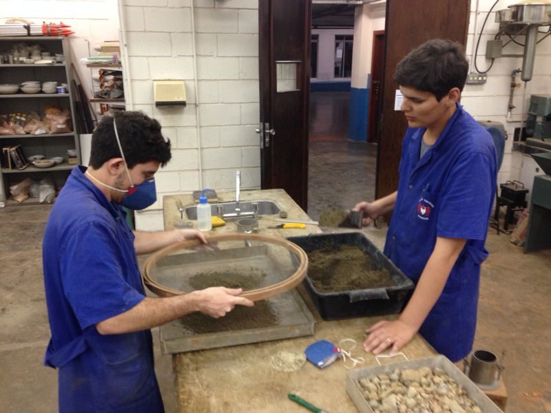 Os Laboratórios de Engenharia e Arquitetura​ da Unisanta oferecem infraestrutura avançada para ensino, pesquisa e elaboração de projetos.
