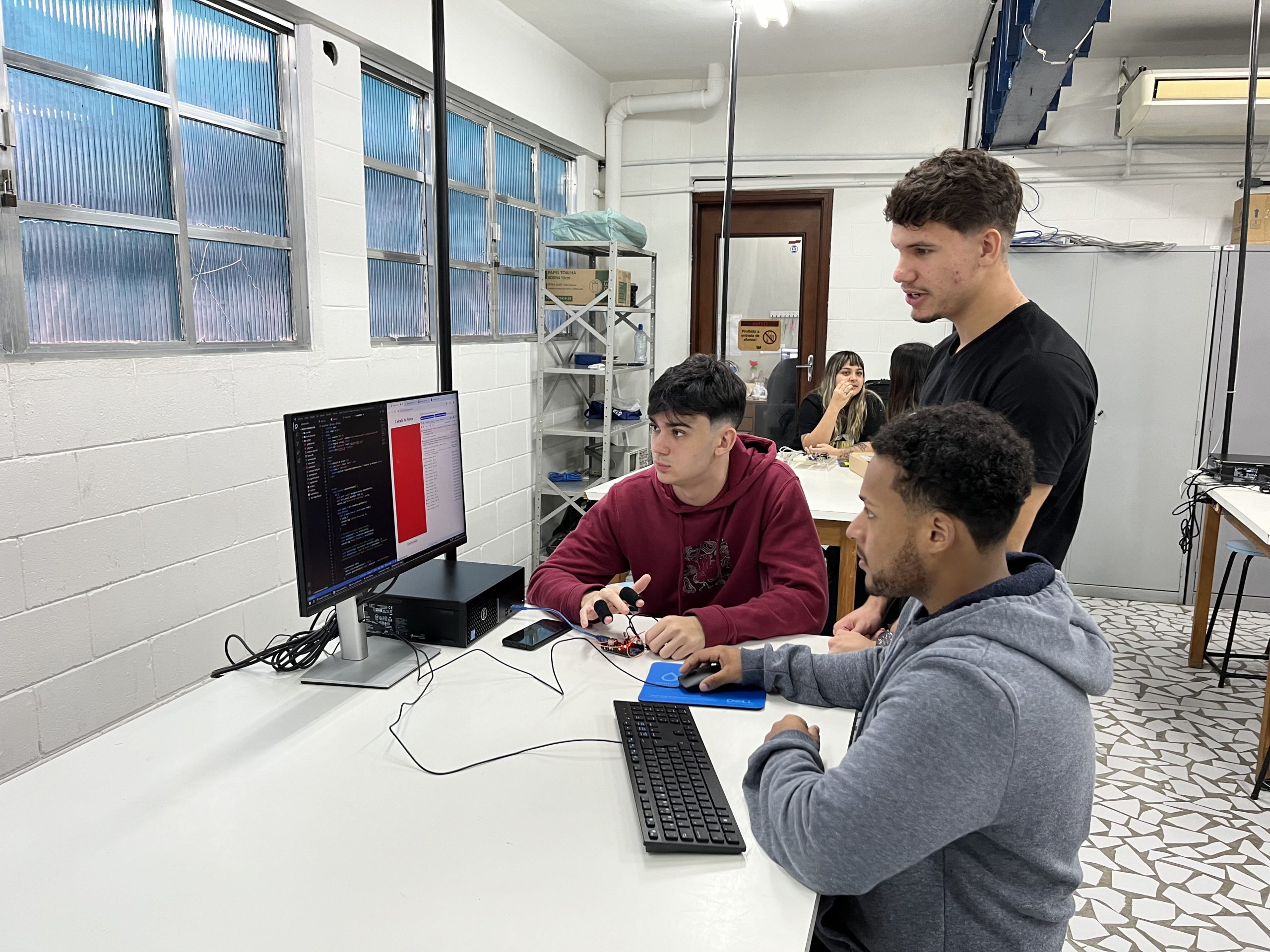 Os Laboratórios de Engenharia e Arquitetura​ da Unisanta oferecem infraestrutura avançada para ensino, pesquisa e elaboração de projetos.