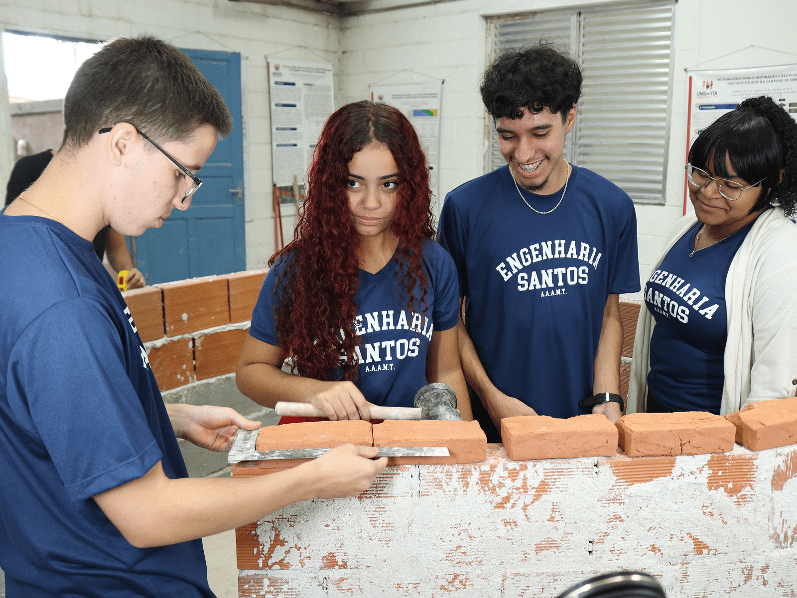Os Laboratórios de Engenharia e Arquitetura​ da Unisanta oferecem infraestrutura avançada para ensino, pesquisa e elaboração de projetos.