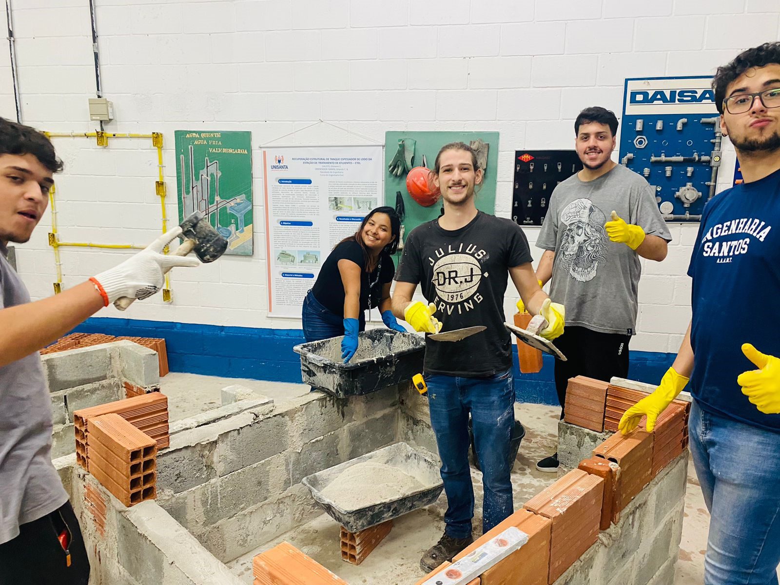 Os Laboratórios de Engenharia e Arquitetura​ da Unisanta oferecem infraestrutura avançada para ensino, pesquisa e elaboração de projetos.