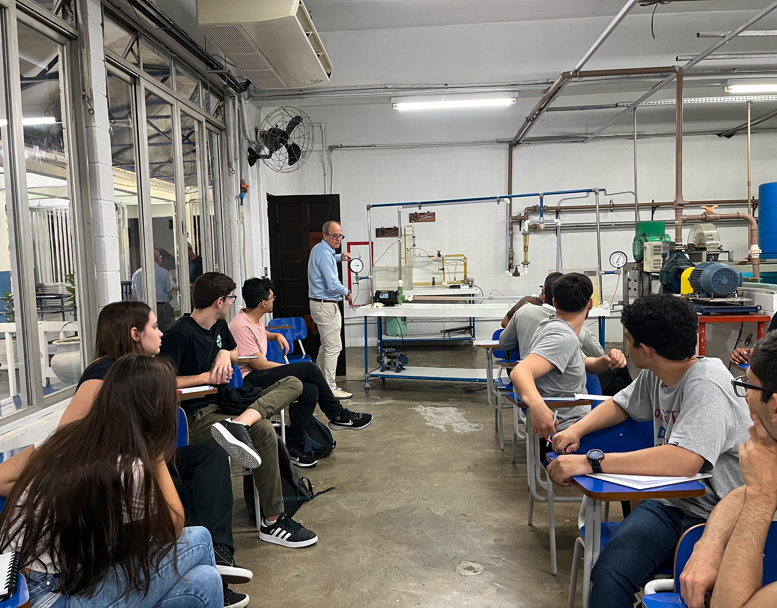 Os Laboratórios de Engenharia e Arquitetura​ da Unisanta oferecem infraestrutura avançada para ensino, pesquisa e elaboração de projetos.