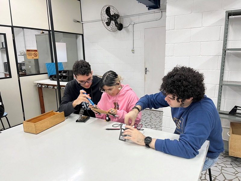 Os Laboratórios de Engenharia e Arquitetura​ da Unisanta oferecem infraestrutura avançada para ensino, pesquisa e elaboração de projetos.