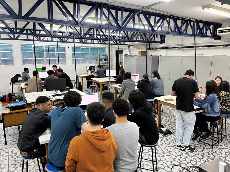 Os Laboratórios de Engenharia e Arquitetura​ da Unisanta oferecem infraestrutura avançada para ensino, pesquisa e elaboração de projetos.