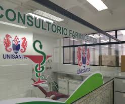 O Consultório Farmacêutico da Unisanta oferece serviços de orientação sobre medicamentos, acompanhamento de tamentos e promoção da saúde.